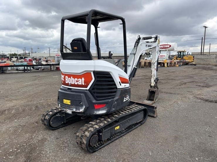 2021-bobcat-e26-image-3