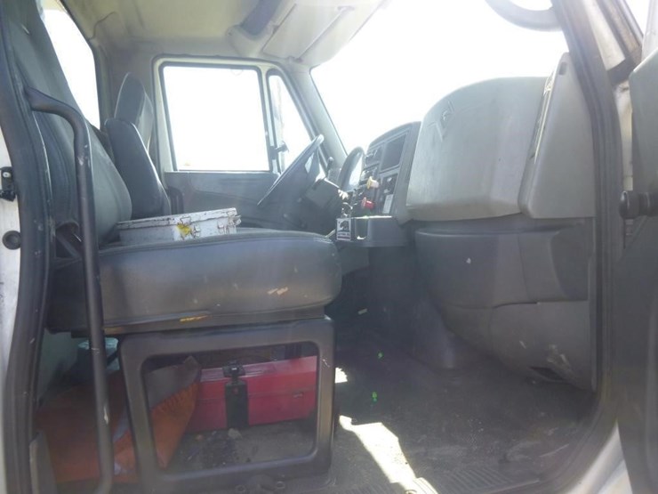 2009-international-durastar-4400-image-19