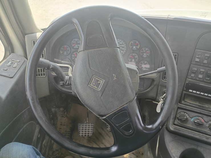 2016-international-prostar-image-58