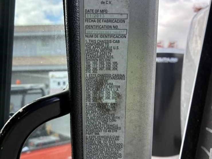 2014-peterbilt-320-image-20