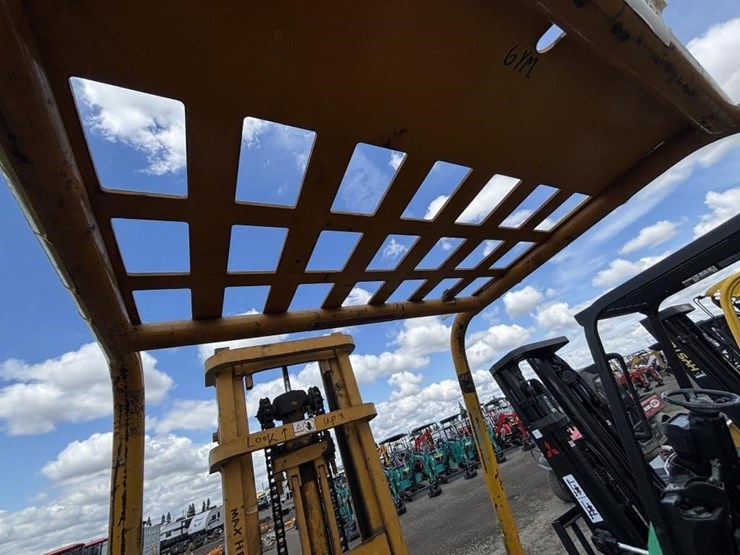caterpillar-t40b-image-24