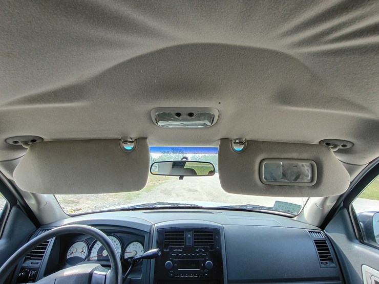2005-dodge-dakota-image-52