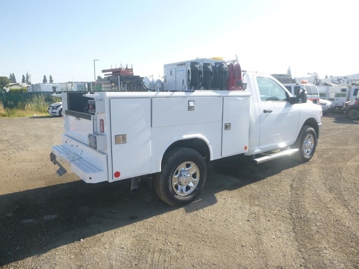 2024-dodge-2500-image-3