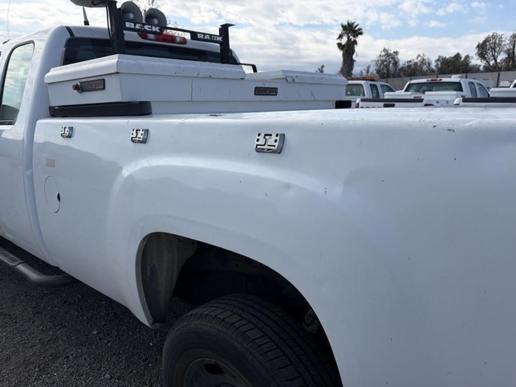 2012-gmc-2500hd-image-5