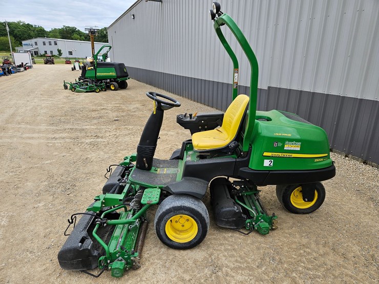 john-deere-2500e-image-2