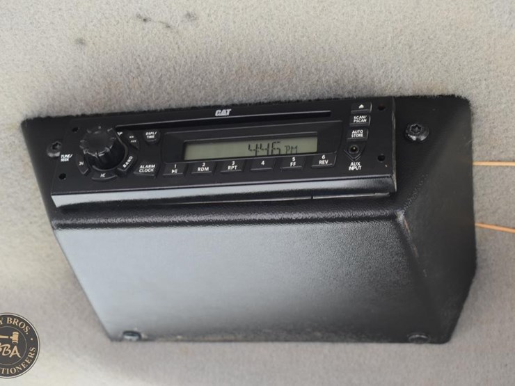 2012-caterpillar-cp56-image-55