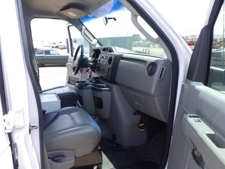2011-ford-cargo-image-5