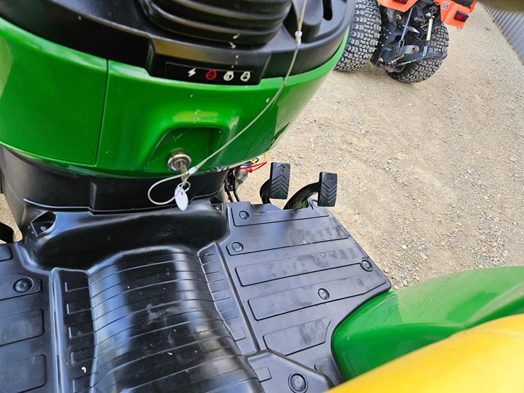 john-deere-2032r-image-35