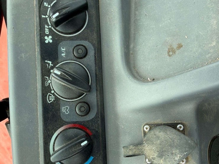 2021-kubota-m6-141-image-59