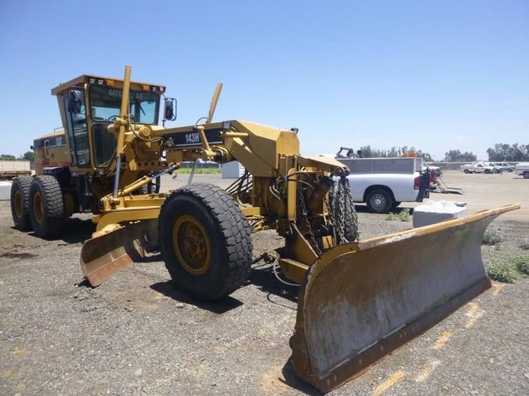 caterpillar-143h-image-3