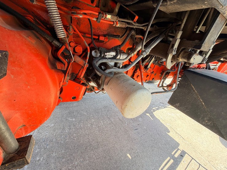 2000-new-holland-ts100-image-105