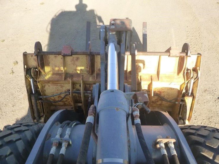 2005-deere-624j-image-23