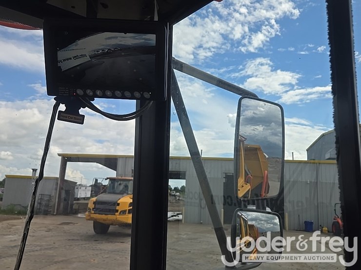 2021-volvo-a25g-image-54