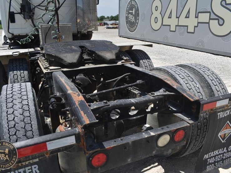 2010-international-prostar-image-16
