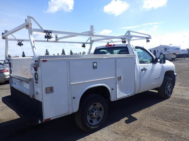2014-chevrolet-2500-image-3