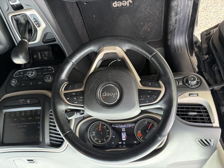 2018-jeep-cherokee-image-13