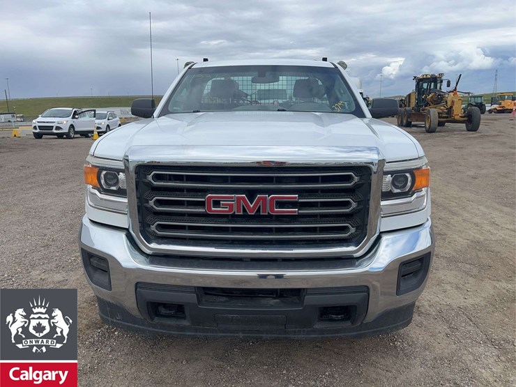 2015-gmc-sierra-2500hd-image-8