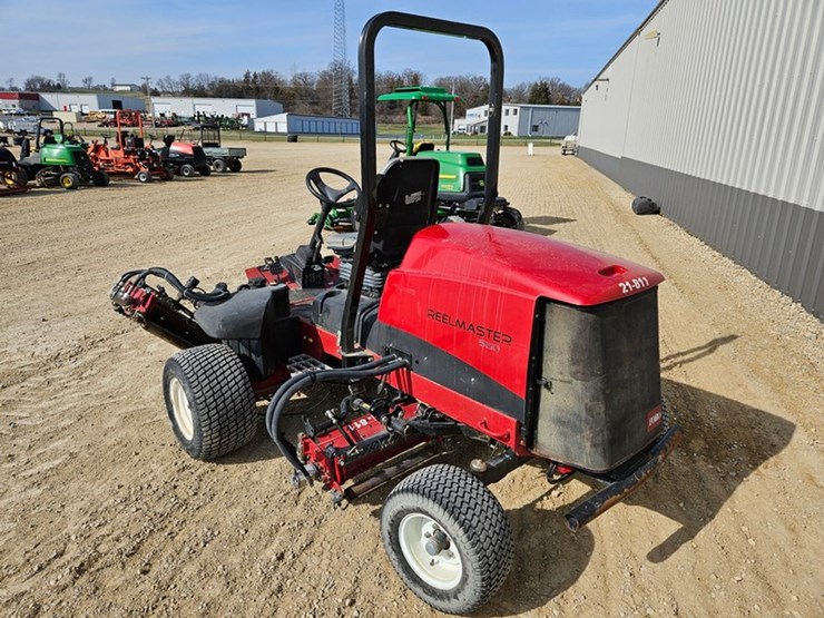 #5038-•-toro-reel-master-5210f-fairway-mower-image-3