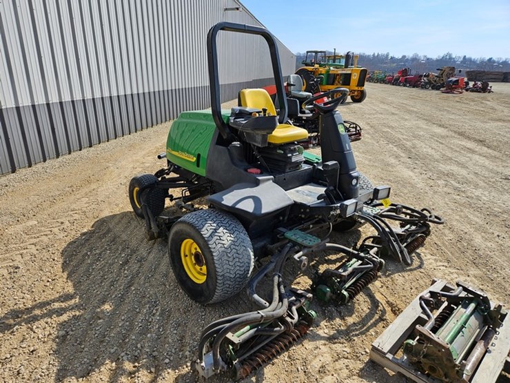 john-deere-3225c-image-8