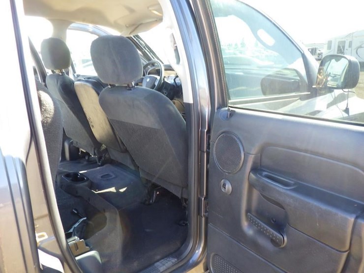 2004-dodge-ram-1500-image-8