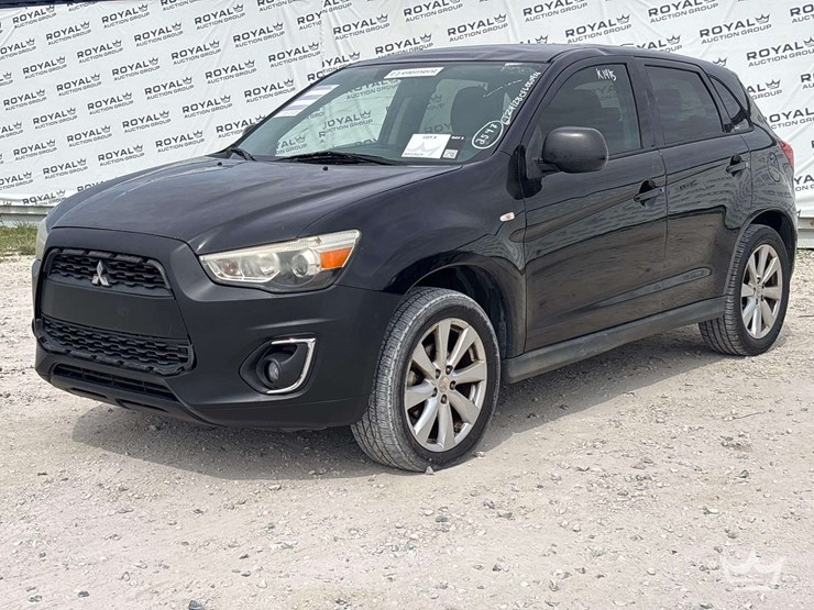 2015-mitsubishi-outlander-image-1