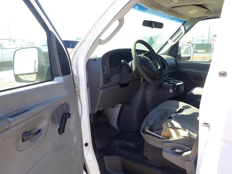 2006-ford-econoline-350-image-5