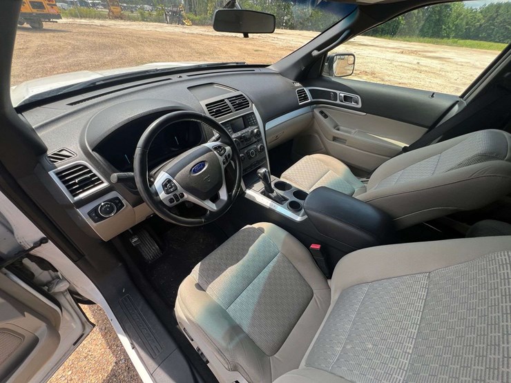 2012-ford-explorer-image-11