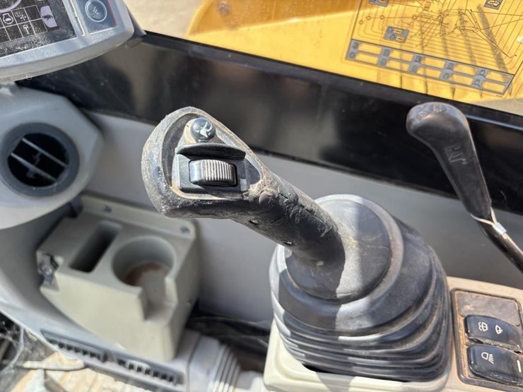 2015-caterpillar-308e2-cr-image-32