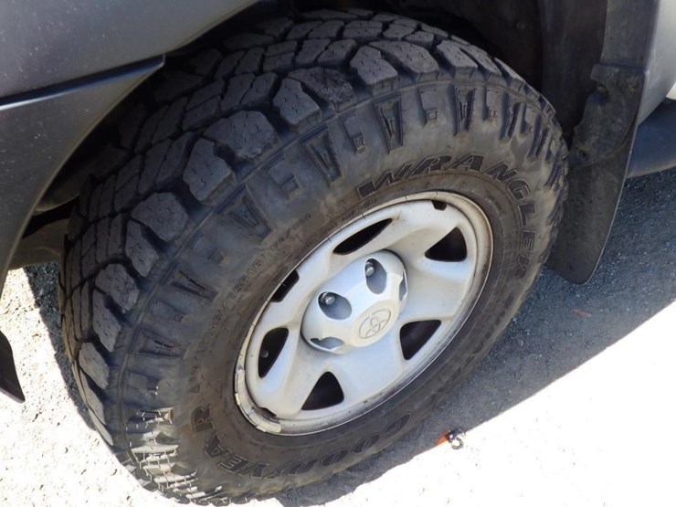 2013-toyota-tacoma-image-14