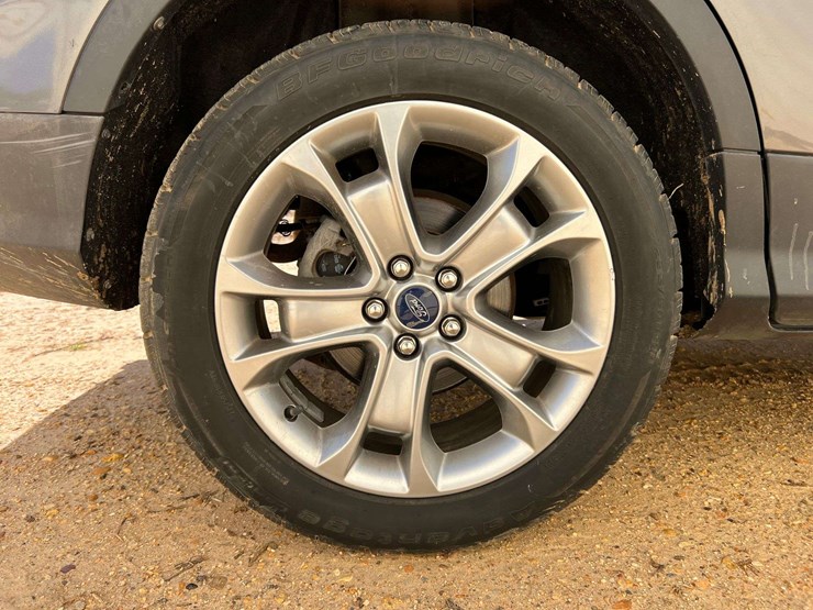 2014-ford-escape-titanium-image-21