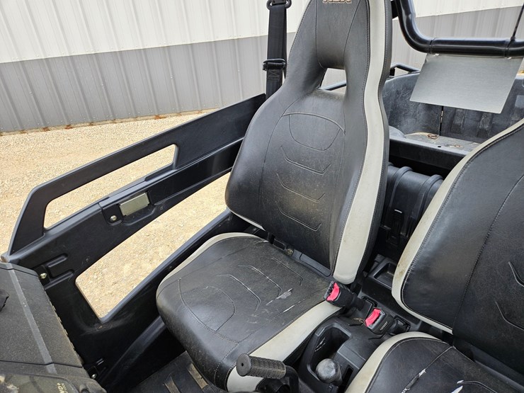 john-deere-gator-image-25