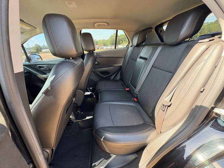 2019-chevrolet-trax-4-door-suv-(131,255-miles)-image-17