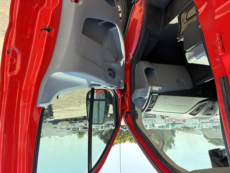 2017-ford-transit-image-8