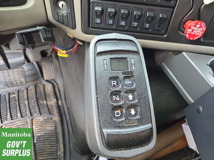 2011-international-workstar-7600-image-24