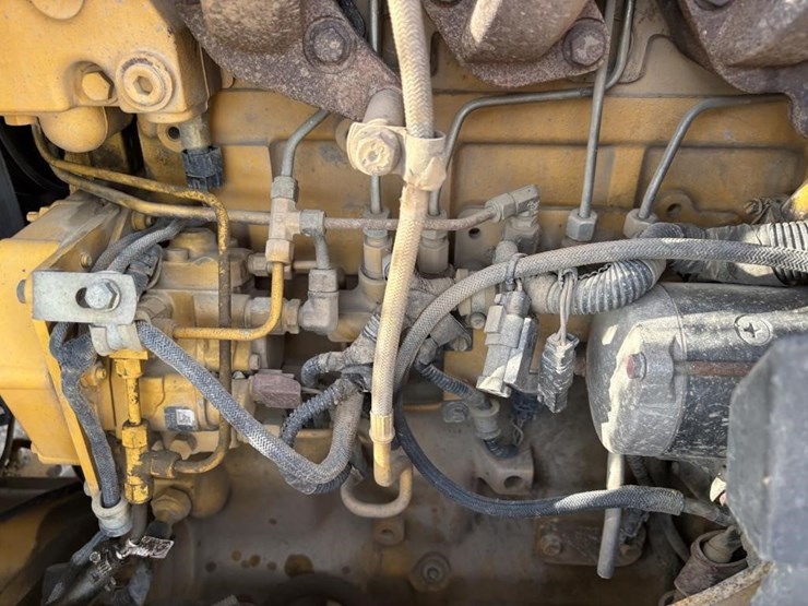 2010-deere-210lj-image-55