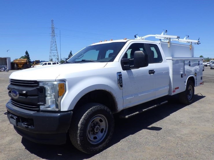2017-ford-f350-image-1