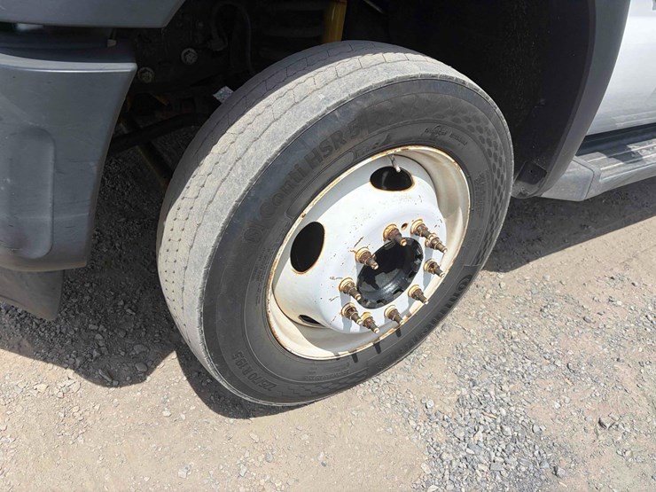 2016-ford-f550-image-11