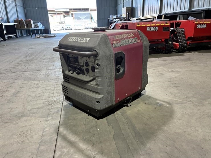 honda-eu3000is-image-4