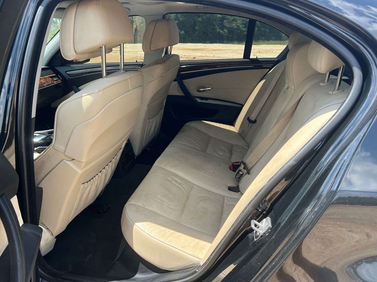2010-bmw-535i-4-door-sedan-(171,524-miles)-image-15