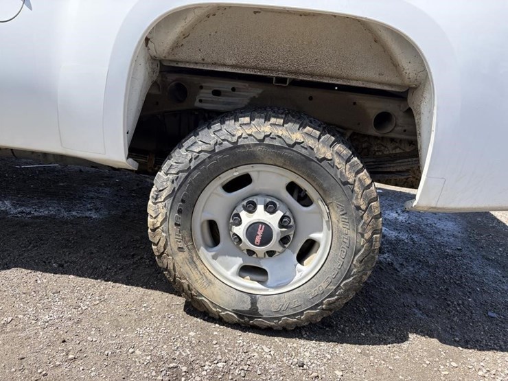2012-gmc-2500hd-image-5