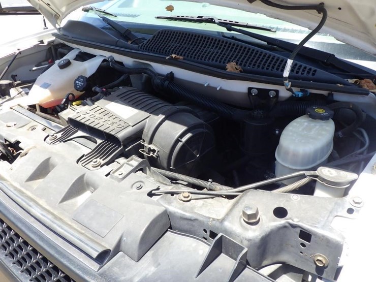 2016-chevrolet-express-3500-image-9