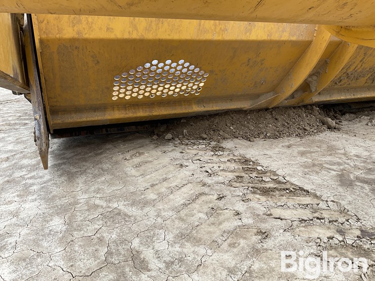 2020-deere-2412e-image-18