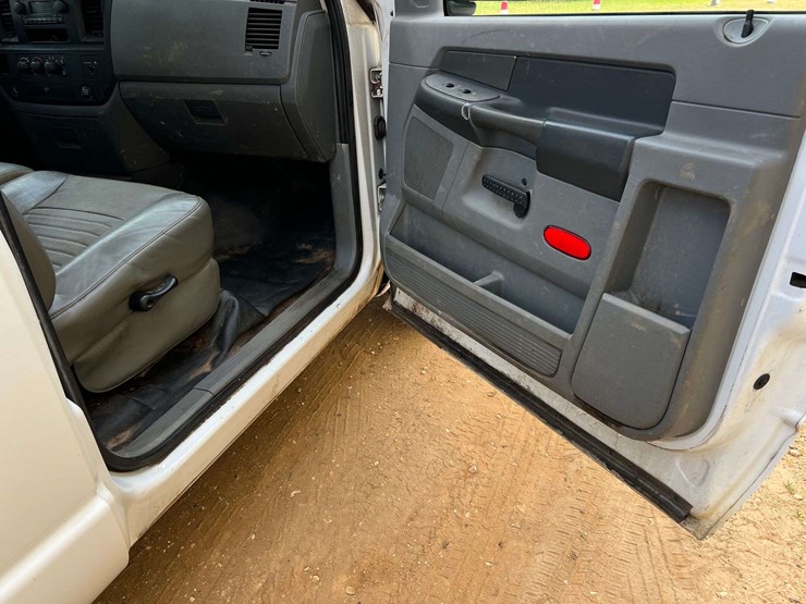 2008-dodge-ram-2500-image-25