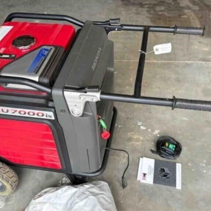 2016 Honda FI, EU7000is generator,