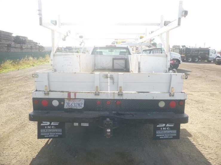 2018-chevrolet-3500-image-7