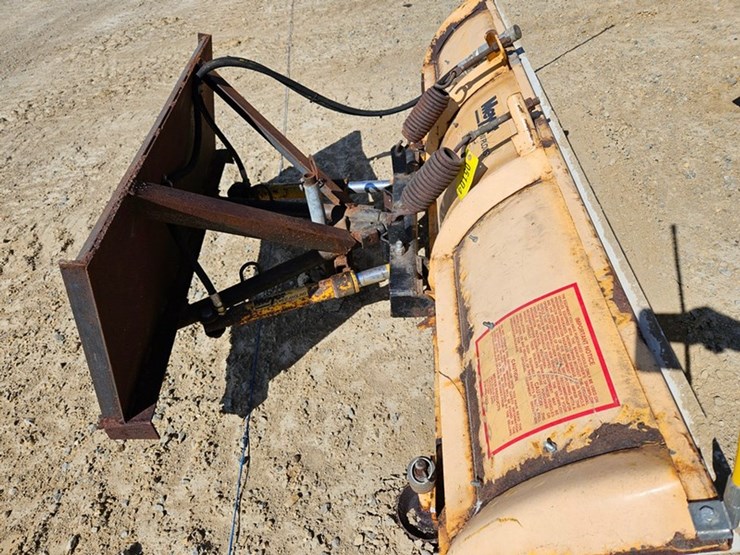 #5104-•-meyer-6'6"-snow-plow-for-skid-loader-image-9