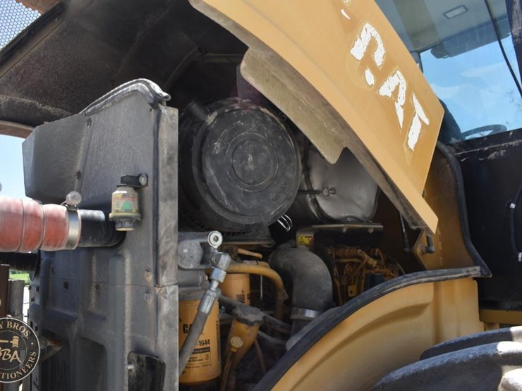 2012-caterpillar-cp56-image-42