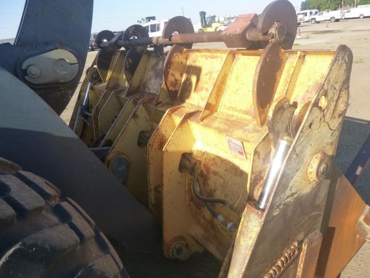 2005-deere-624j-image-22