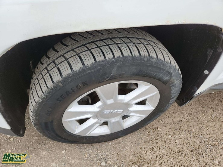 2011-gmc-terrain-sle-image-10