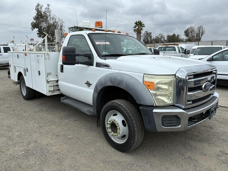 2011-ford-f550-image-2